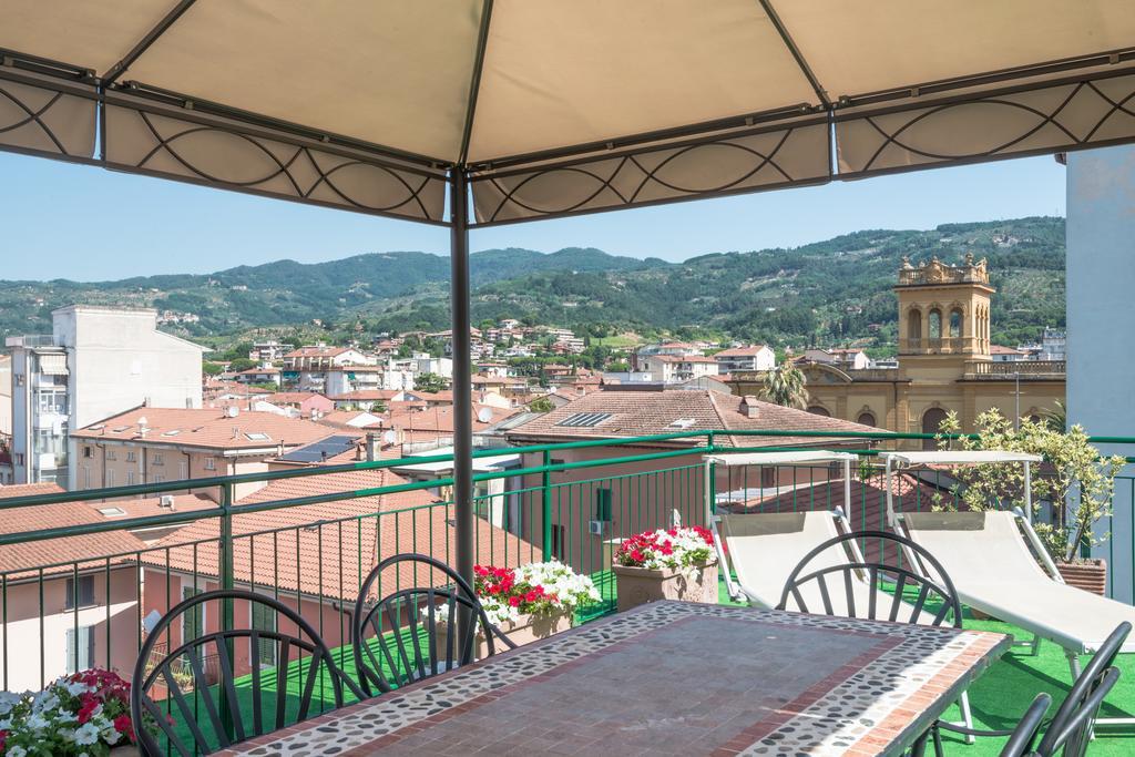 Hotel Minerva Palace Montecatini Terme Kültér fotó