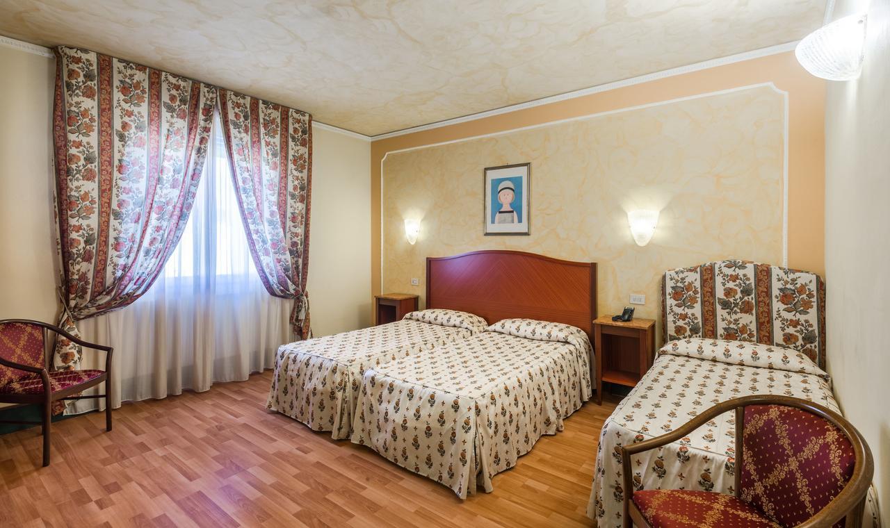 Hotel Minerva Palace Montecatini Terme Kültér fotó