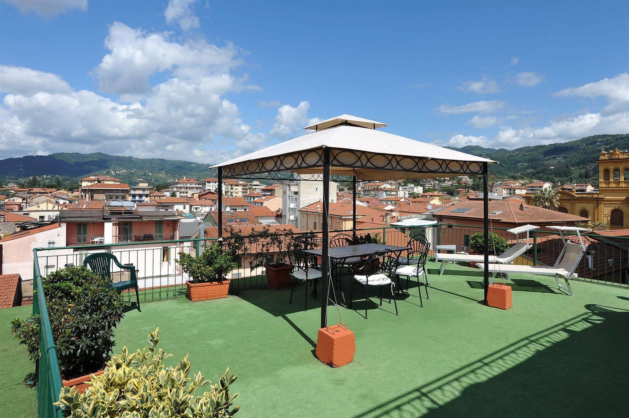 Hotel Minerva Palace Montecatini Terme Kültér fotó