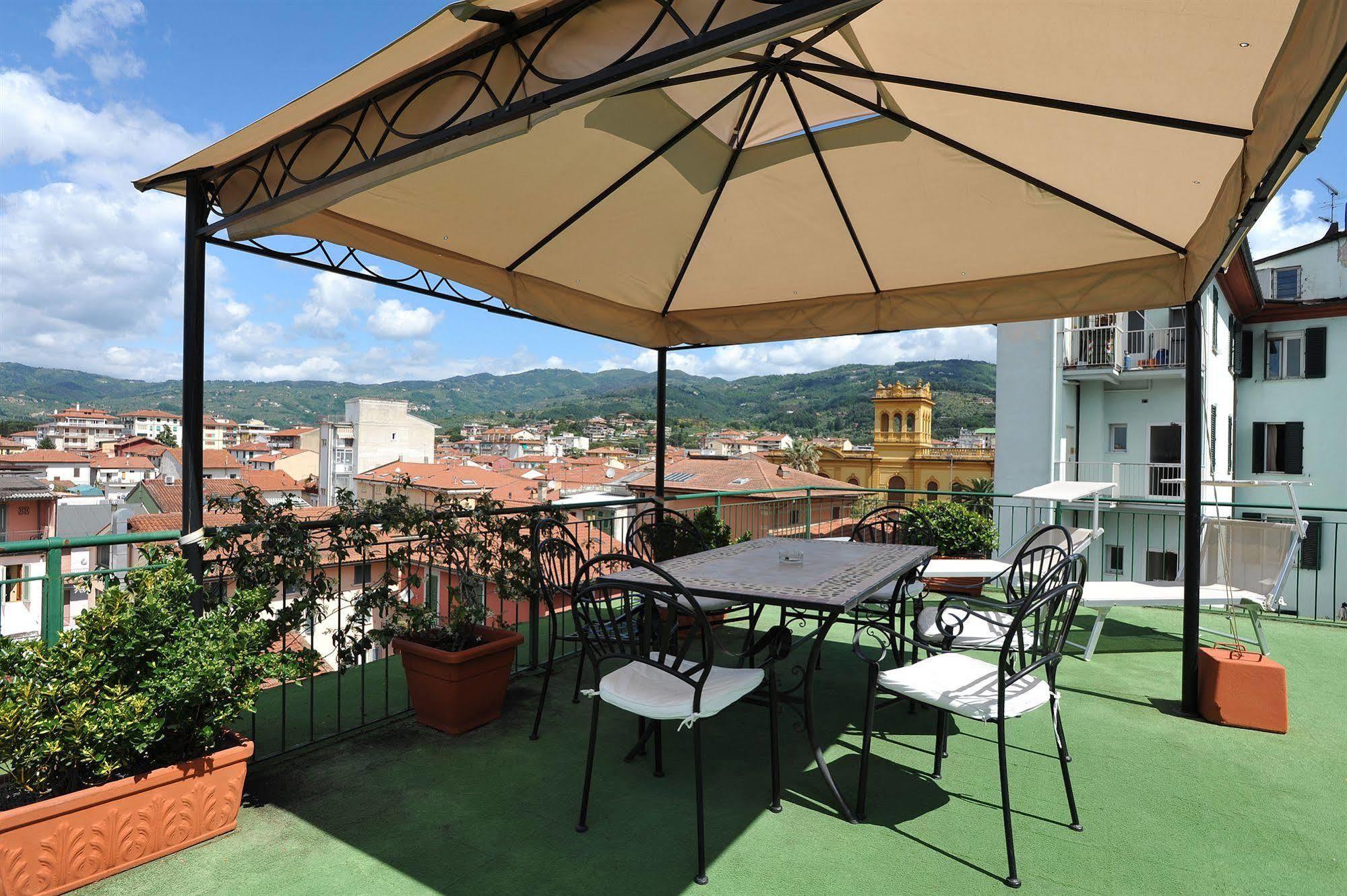 Hotel Minerva Palace Montecatini Terme Kültér fotó