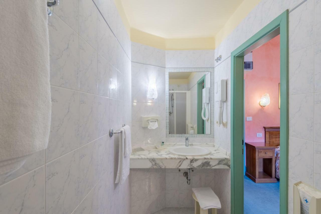 Hotel Minerva Palace Montecatini Terme Kültér fotó