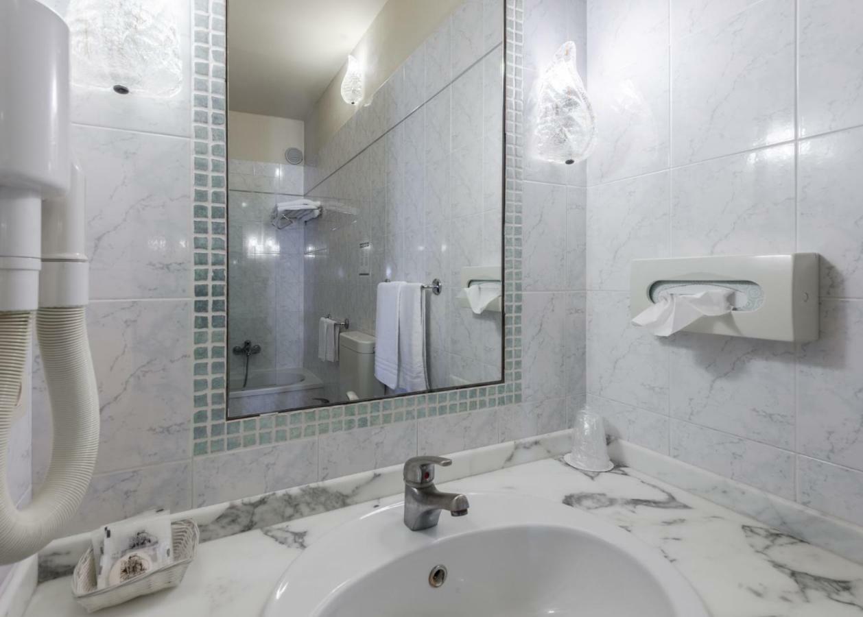 Hotel Minerva Palace Montecatini Terme Kültér fotó